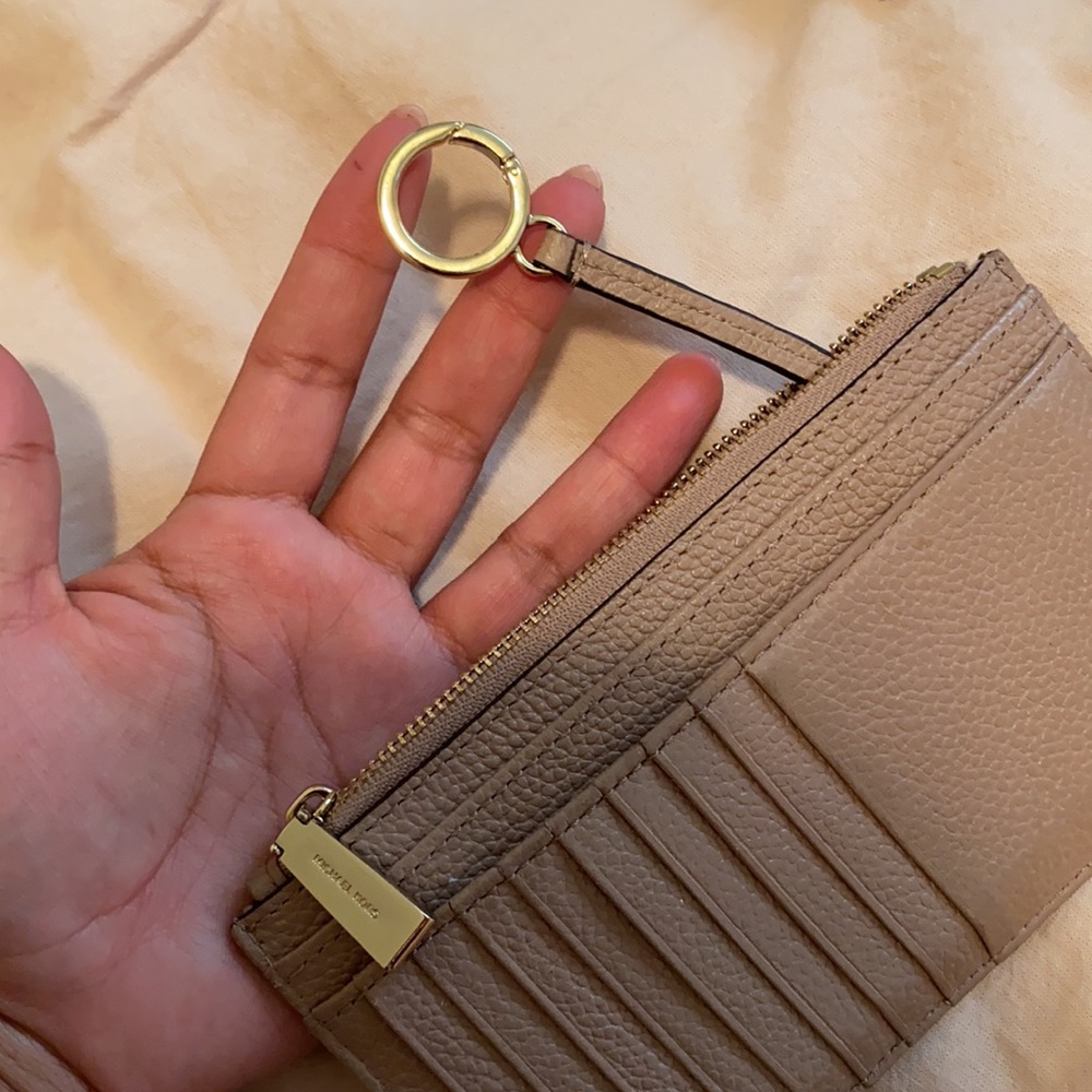 Michael Kors Wallet - Picture 5 of 7